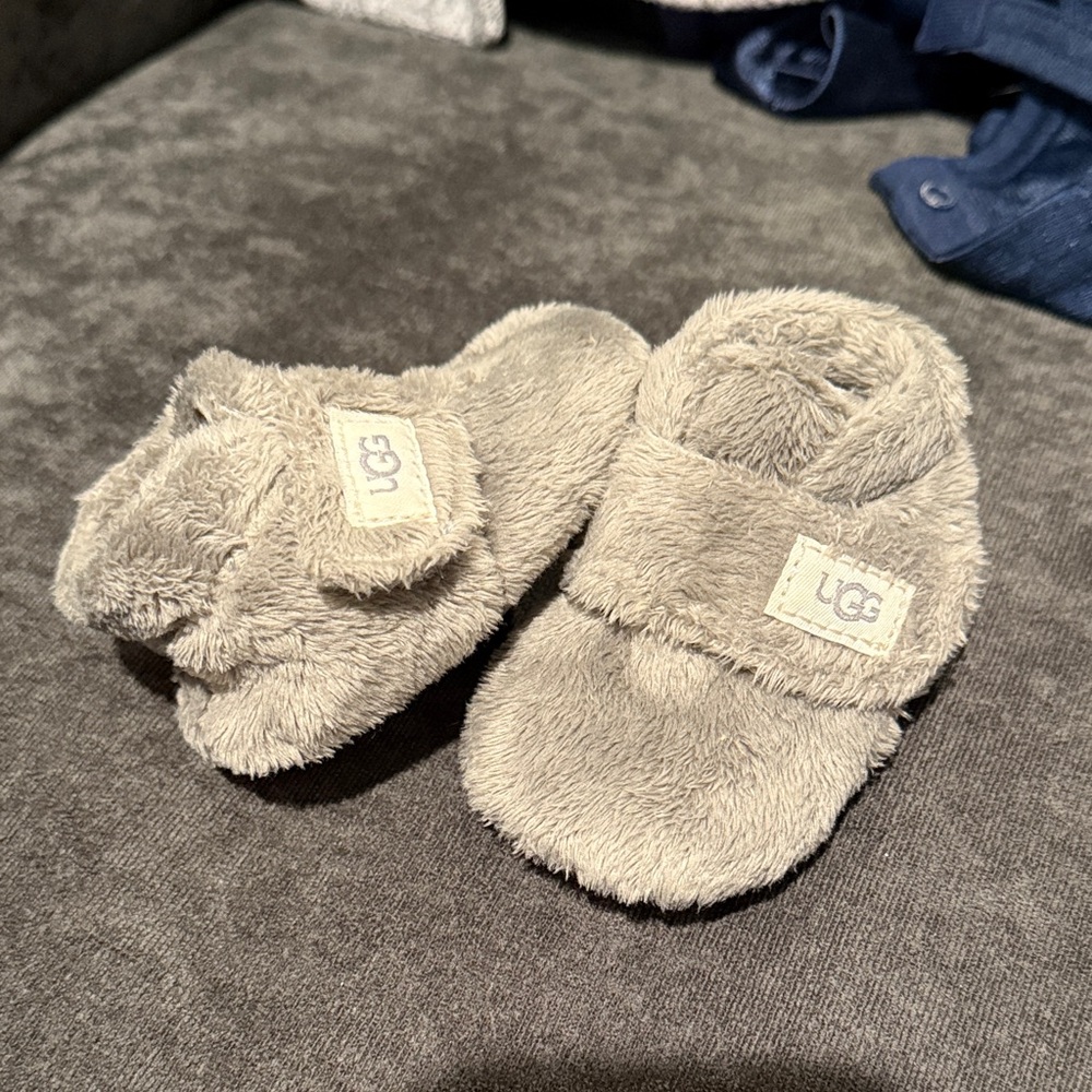 UGG Cozy Gray Infant Booties. Great condition. Worn once!